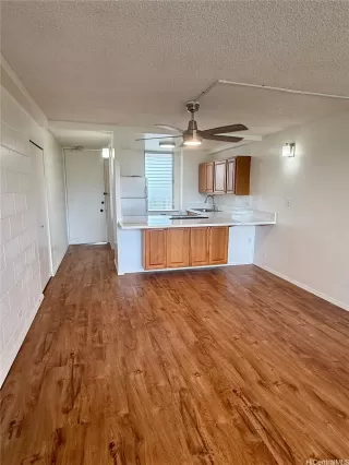 Photo #6: 202519267 Listing 