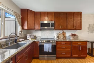 Photo #4: 202519278 Listing 