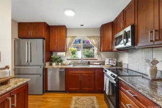 Photo #5: 202519278 Listing 