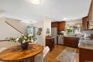 Photo #6: 202519278 Listing 