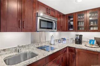 Photo #5: 202519280 Listing 