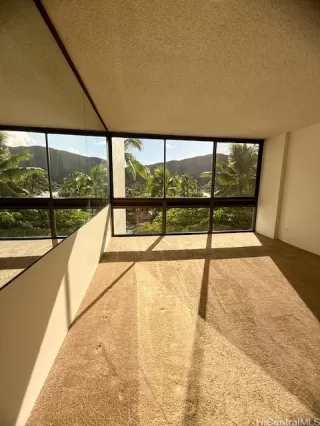Photo #2: 202519305 Listing