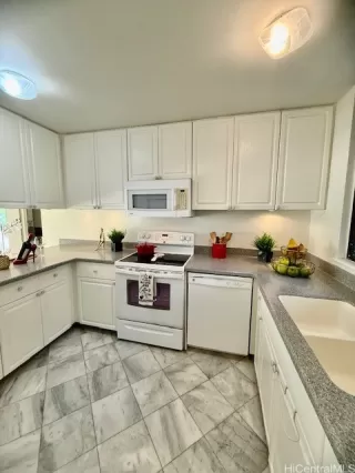 Photo #3: 202519305 Listing