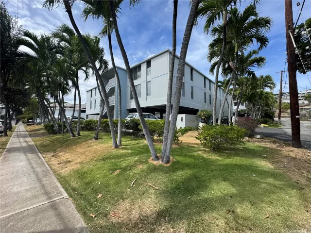 MLS: 202519321 Condo For Sale