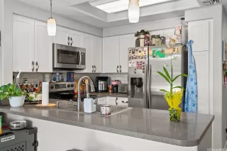 Photo #2: 202519338 Listing