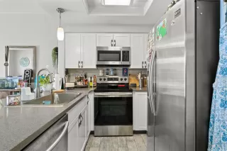 Photo #3: 202519338 Listing