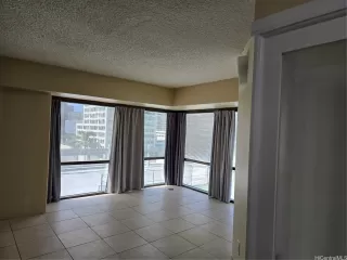 Photo #5: 202519346 Listing