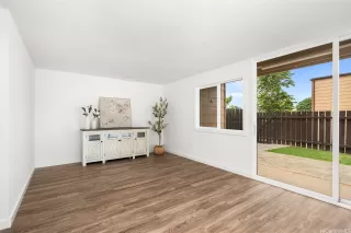 Photo #5: 202519396 Listing 