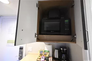 Photo #5: 202519405 Listing 