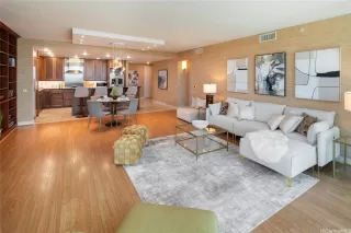 Photo #4: 202519411 Listing