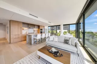 Photo #3: 202519432 Listing