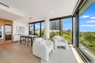 Photo #4: 202519432 Listing