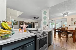 Photo #4: 202519436 Listing 