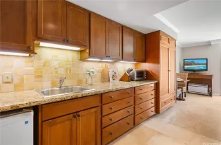 Photo #5: 202519451 Listing 