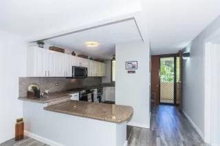 Photo #5: 202519499 Listing 