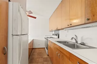 Photo #4: 202519529 Listing