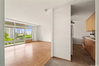 Photo #6: 202519529 Listing