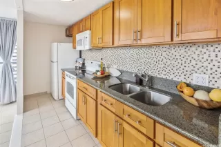 Photo #5: 202519536 Listing 