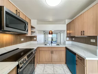 Photo #6: 202519561 Listing
