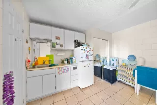 Photo #4: 202519571 Listing 