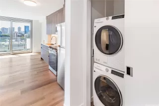 Photo #3: 202519578 Listing