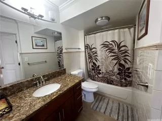 Photo #5: 202519584 Listing