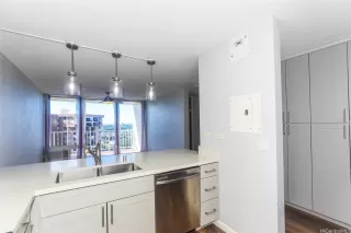 Photo #6: 202519589 Listing 