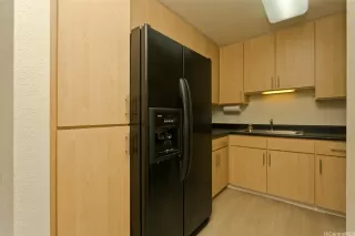 Photo #6: 202519623 Listing