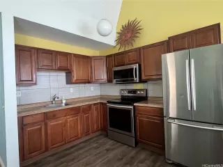 Photo #3: 202519624 Listing