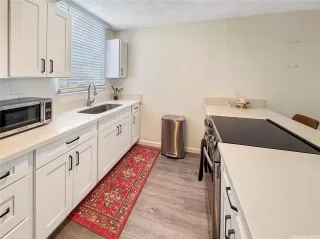 Photo #6: 202519664 Listing