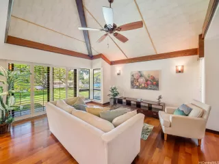 Photo #4: 202519667 Listing