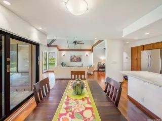 Photo #5: 202519667 Listing