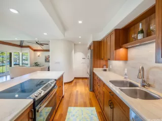 Photo #6: 202519667 Listing