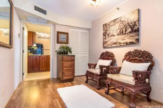 Photo #4: 202519678 Listing