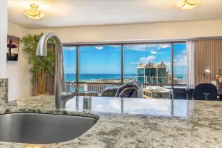 Browse active condo listings in EXECUTIVE CENTRE