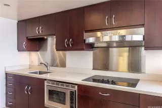 Photo #4: 202519683 Listing