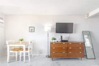 Photo #6: 202519684 Listing 