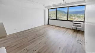 Photo #3: 202519685 Listing