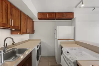 Photo #4: 202519685 Listing