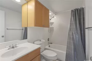 Photo #5: 202519685 Listing