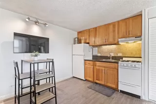 Photo #2: 202519692 Listing