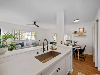 Photo #4: 202519693 Listing