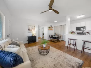 Photo #5: 202519693 Listing