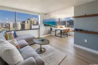 Photo #3: 202519700 Listing