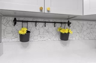 Photo #3: 202519702 Listing 