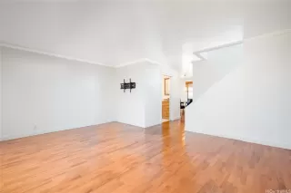 Photo #3: 202519728 Listing