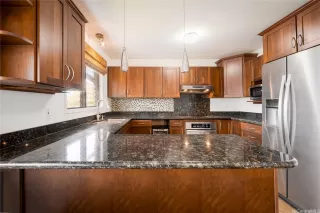 Photo #5: 202519728 Listing