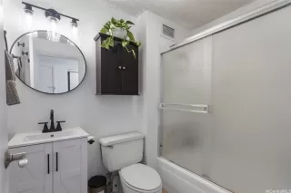 Photo #5: 202519770 Listing