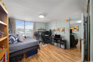 Photo #5: 202519785 Listing 