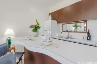 Photo #4: 202519814 Listing 